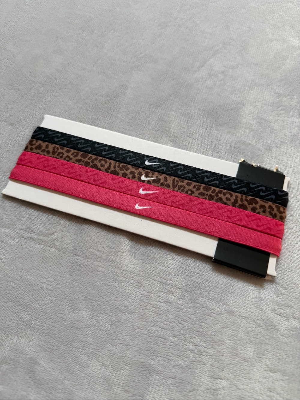Nike 4 Pack Elastic Sporty Activewear Headbands in Black Pink 1.25 cm NEW